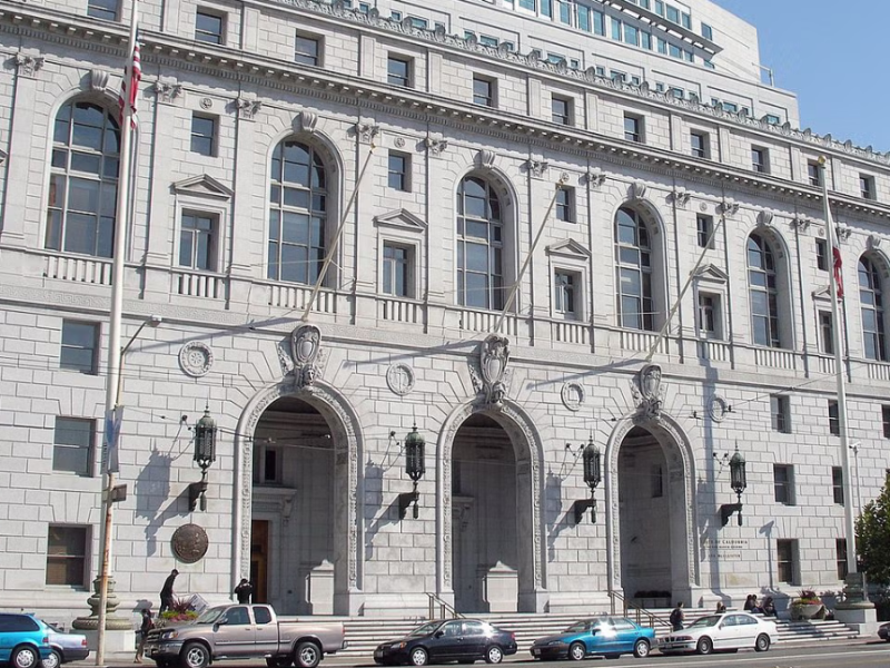 A photo of the exterior of the California Supreme Courthouse in San Francsico.